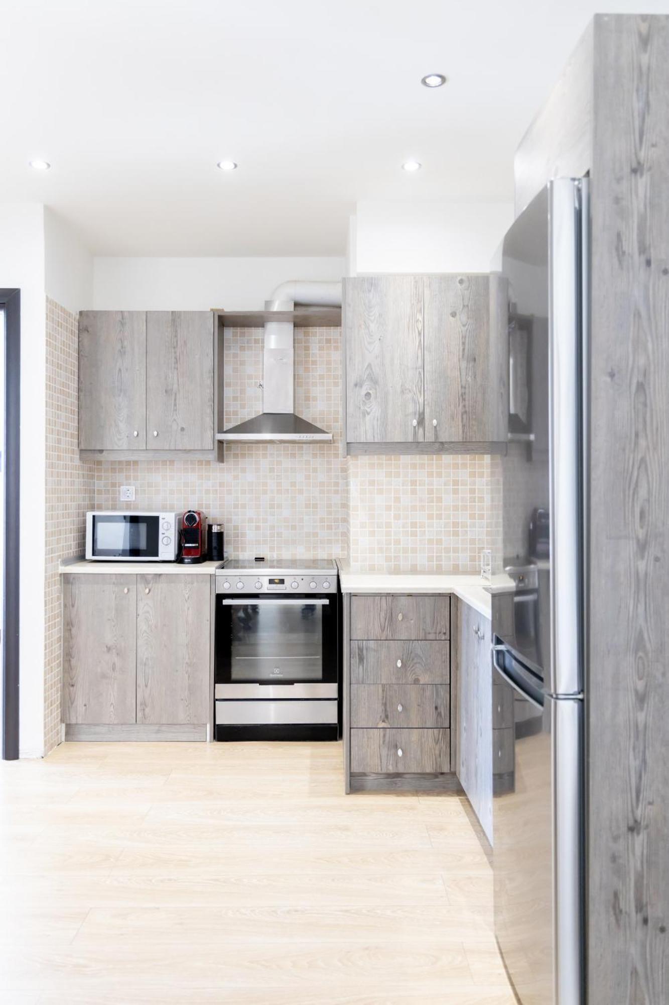 Modern Apt In Glyfada A Breath Away From The Sea - The View Athen Eksteriør billede